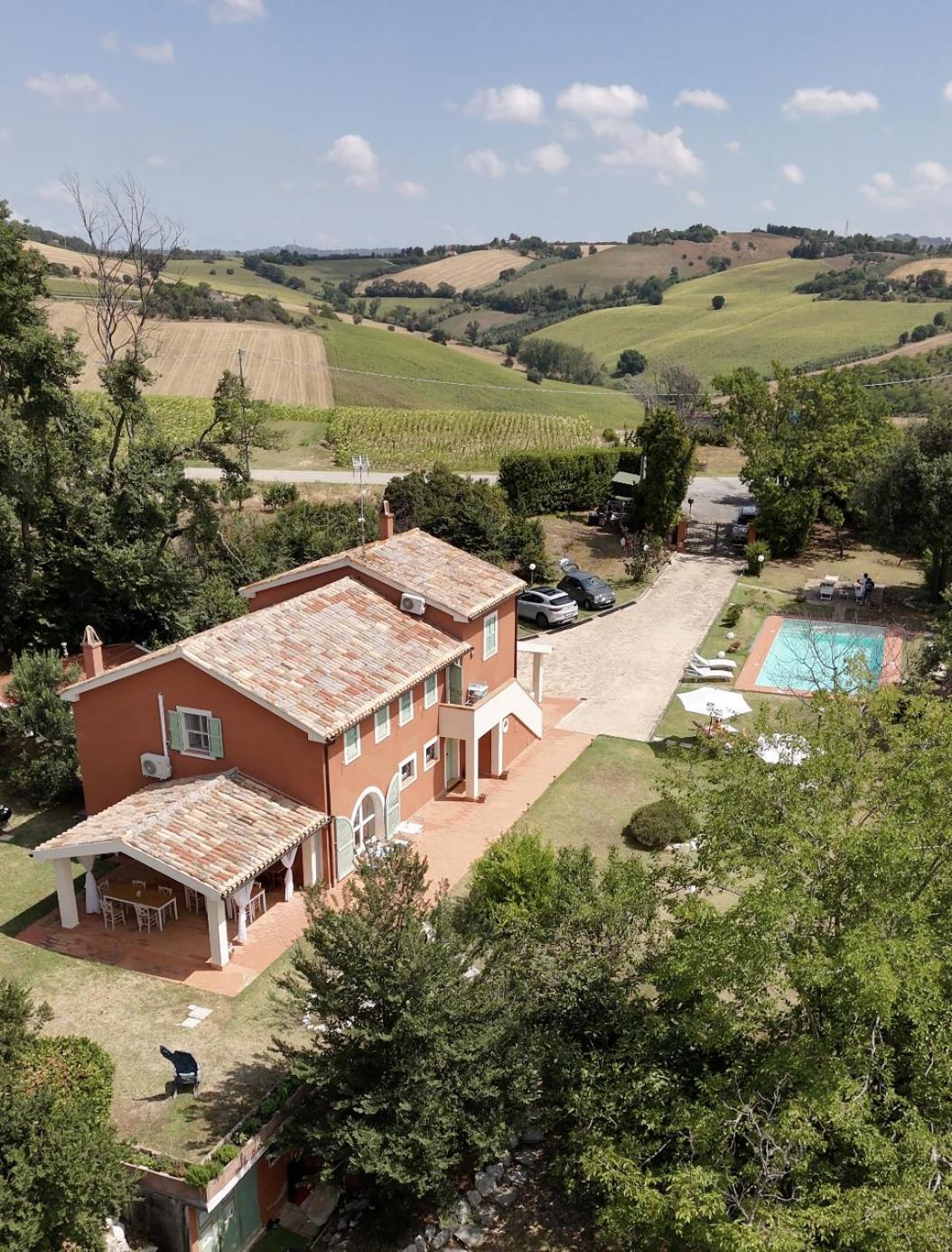 Villa Lemarche B&B Rustico エクステリア 写真